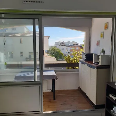 La Desirade Centre Port Avec Parking אגדה