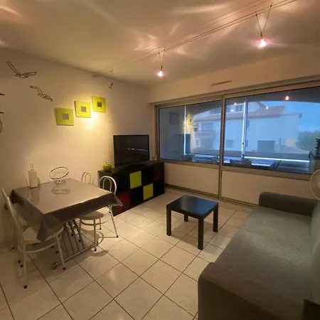 La Desirade Centre Port Avec Parking דירה