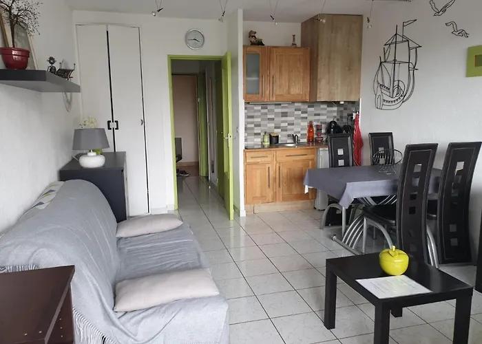 アパート La Desirade Centre Port Avec Parking